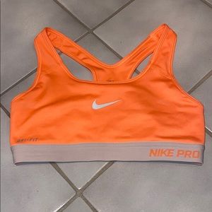 Nike pro sports bra
